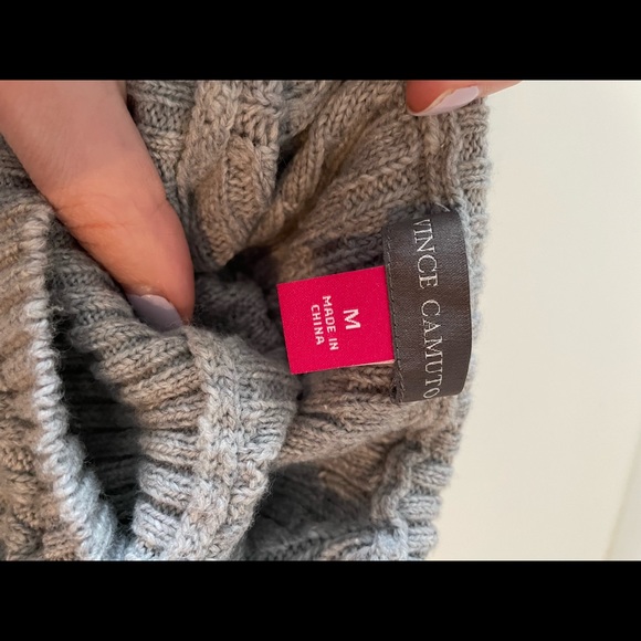 Vince Camuto grey turtleneck sweater - Picture 6 of 7